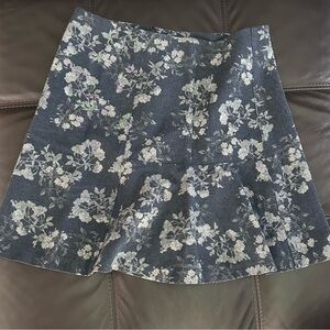 Banana Republic Blue Floral denim skirt, size 10